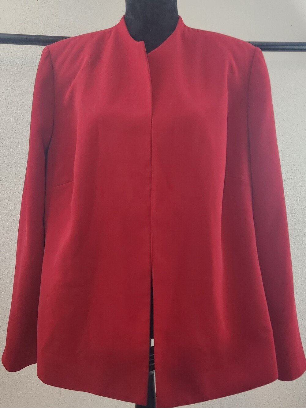Jones Studio Crimson Collarless Blazer